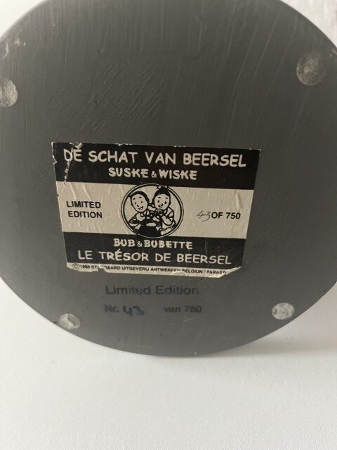 SW30 Schat van Beersel Suske nekje gelijmd